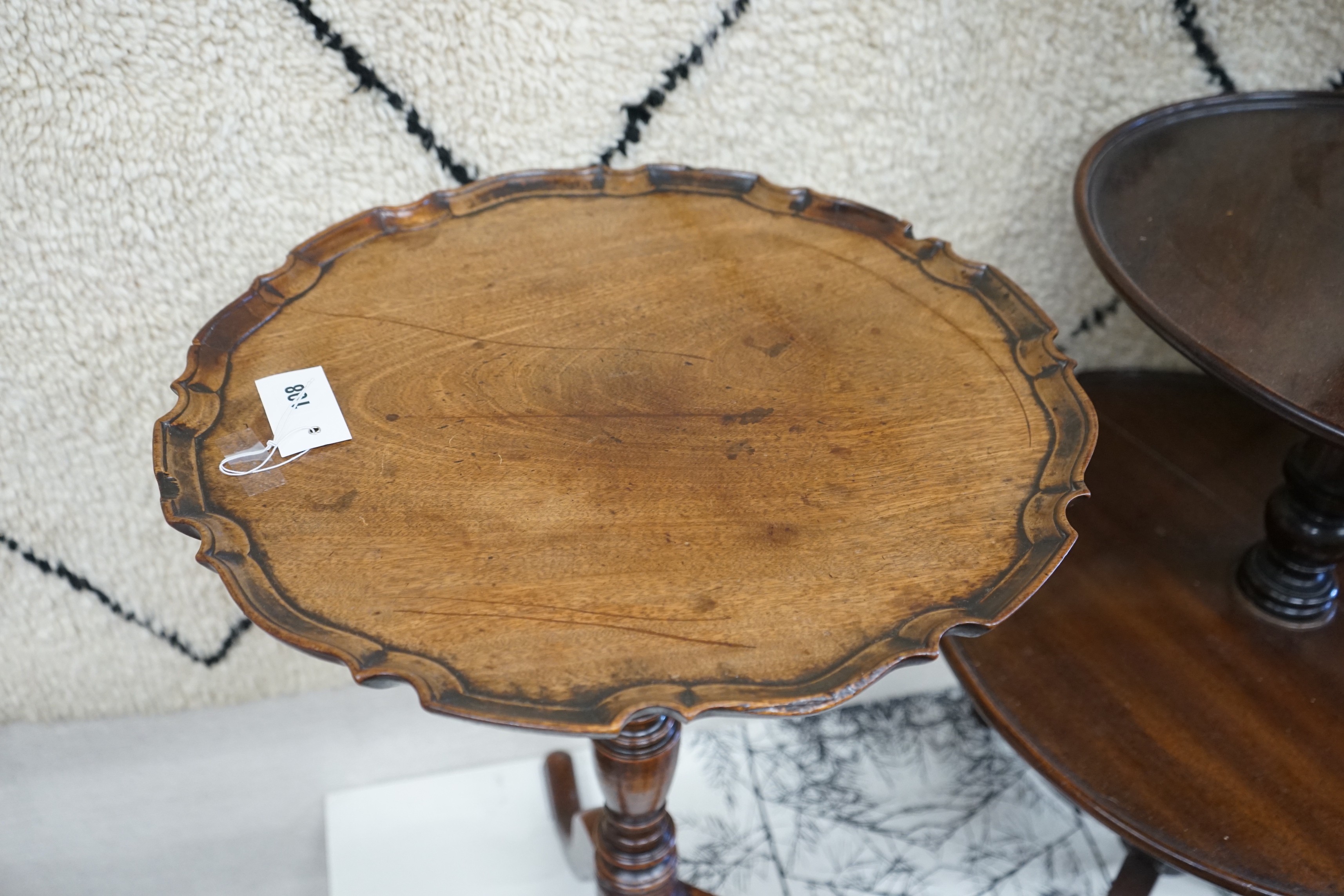 A George III mahogany circular piecrust tilt top wine table, diameter 48cm, height 72cm